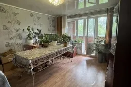 3-к., 57,3 м², 1/5 эт. Шахтёрская