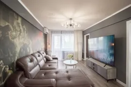 3к 49,4 м², 5/5 эт. Дзержинского