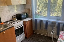 3-к. квартира, 50 м², 5/5 эт.