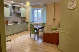 Аренда 2к кв. 78.4 м2., 2/9 эт.