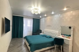 3-к.80 м², 11/16 эт. Фомушина