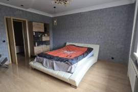  2 комнатная. квартира  80 м² с современным ремонтом в новом доме  на ул Гурьянова,

