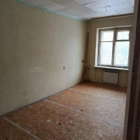 2-к. квартира, 42 м², 1/4 эт.