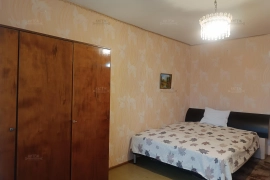 Сдаю 1 комнатную квартиру на Гурьянова. 