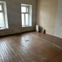 9-к. квартира, 177 м², 1/2 эт.