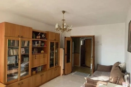 3-к. квартира, 57 м², 3/6 эт.