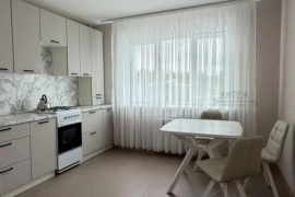 1-к. квартира, 38 м², 1/10 эт.