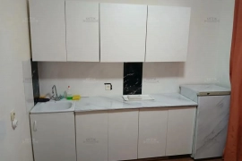 2-к. квартира, 46 м², 3/3 эт.